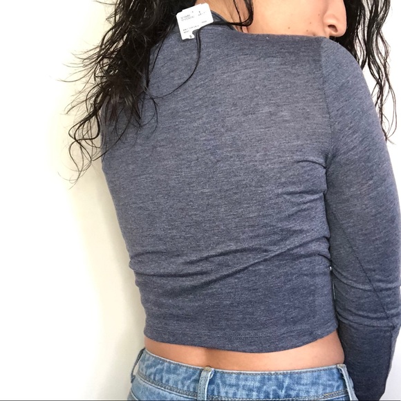 Blue mock neck crop top - Picture 2 of 3